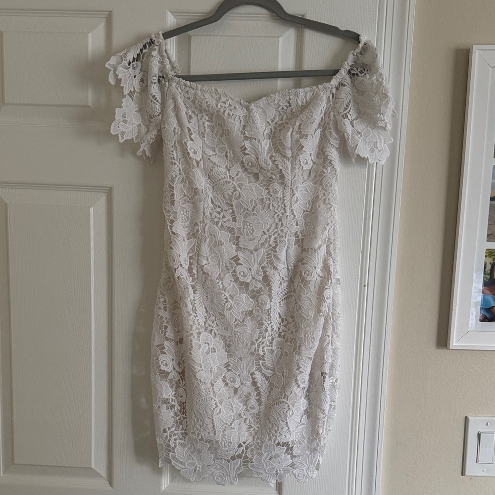 Guess White Floral Lace Off-Shoulder Dress